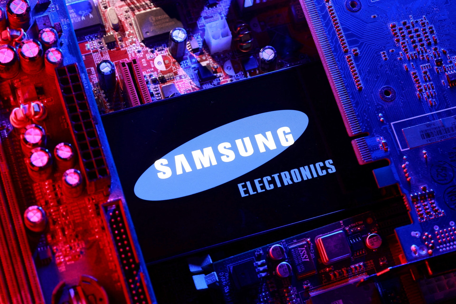 Vertical Die: Samsung Targets 10x I/O and 4x Bandwidth for Next-Gen HBM